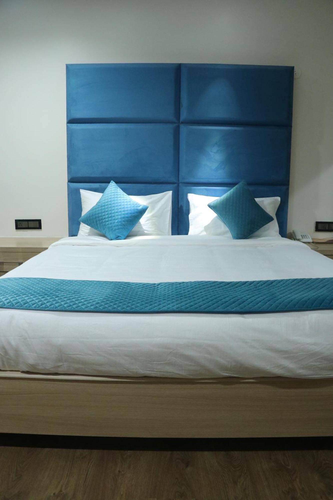 Pt Moolraj Residency Hotel Una  Екстериор снимка